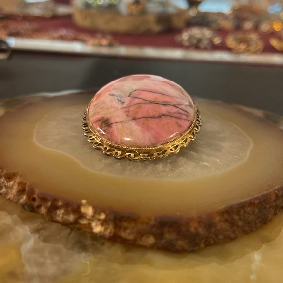 Vintage Rhodonite oval brooch sterling brooch 1.75" x 1.5" Guc - Picture 3 of 14